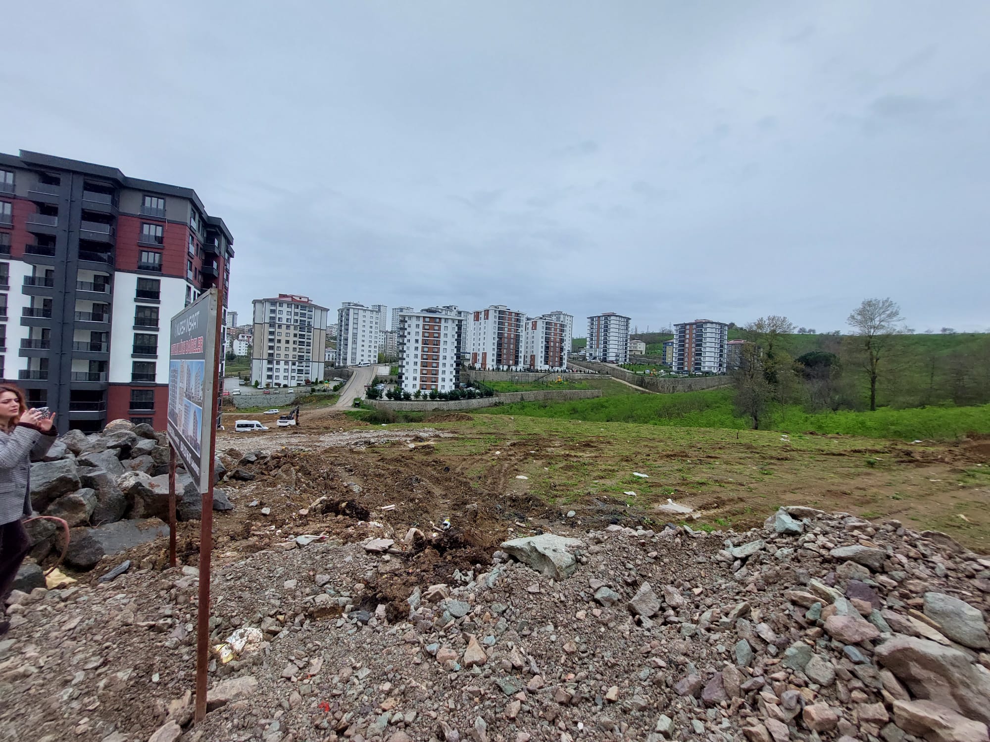 BUCAK MAH. ATAÇLAR SİTESİNDE SATILIK 2+1 DAİRE